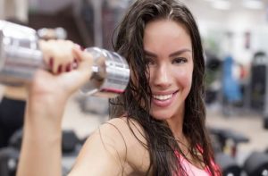 Oefeningen met gewichten voor vrouwen