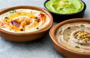 De lekkerste recepten om zelf hummus te maken