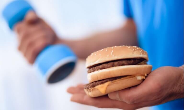 Een dubbele cheeseburger