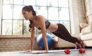 Trainingsroutine voor vrouwen om thuis te doen