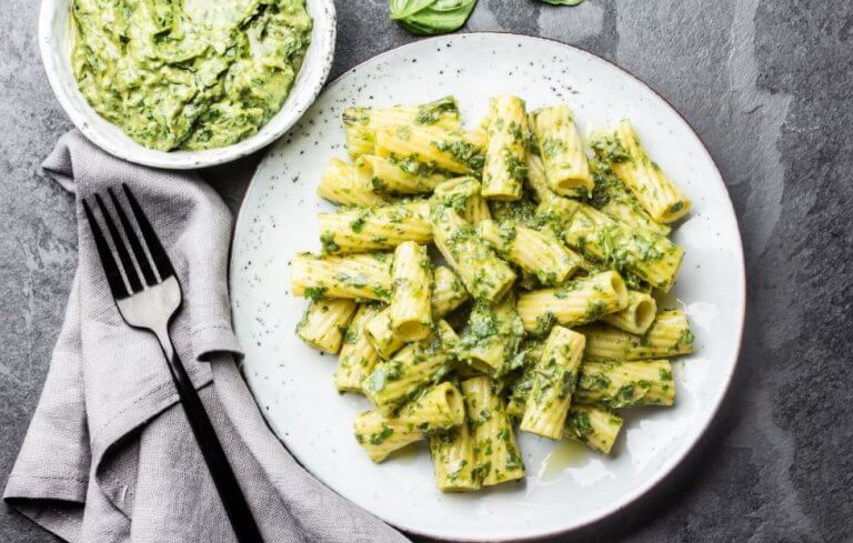 Pasta met avocado-pesto