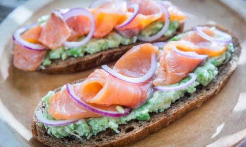 geroosterd broodje gezond met avocado