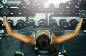 Vier oefeningen om je borstspieren te trainen