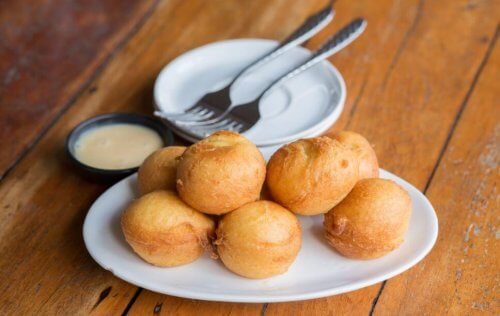 Veganistische recepten gefrituurde aardappelbollen