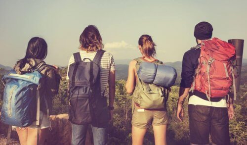 wandelaars met een goede wandelrugzak