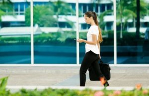 De voordelen van wandelen naar het werk