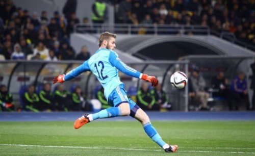 David De Gea die de bal schopt
