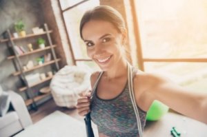 Cardio-oefeningen zonder apparaten voor thuis