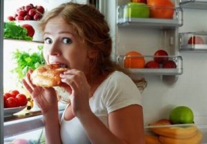 Zes tips om je honger onder controle te houden