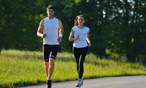 Hoe moet ik mijn armen houden tijdens het hardlopen?