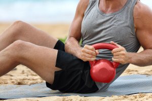 6 uitstekende core-oefeningen met kettlebells
