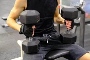 Hoe je de single-arm Larsen press onder de knie kunt krijgen