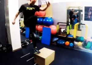 Skipping met een plyo box