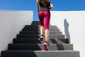 Dagelijkse korte sprints op de trap voor je cardiovasculaire gezondheid