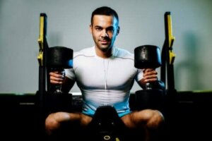 De voordelen van de dumbbell upright row