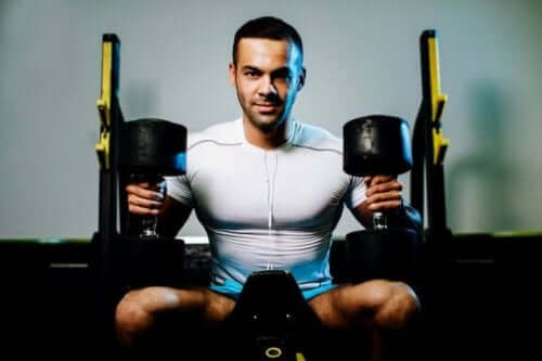 De voordelen van de dumbbell upright row