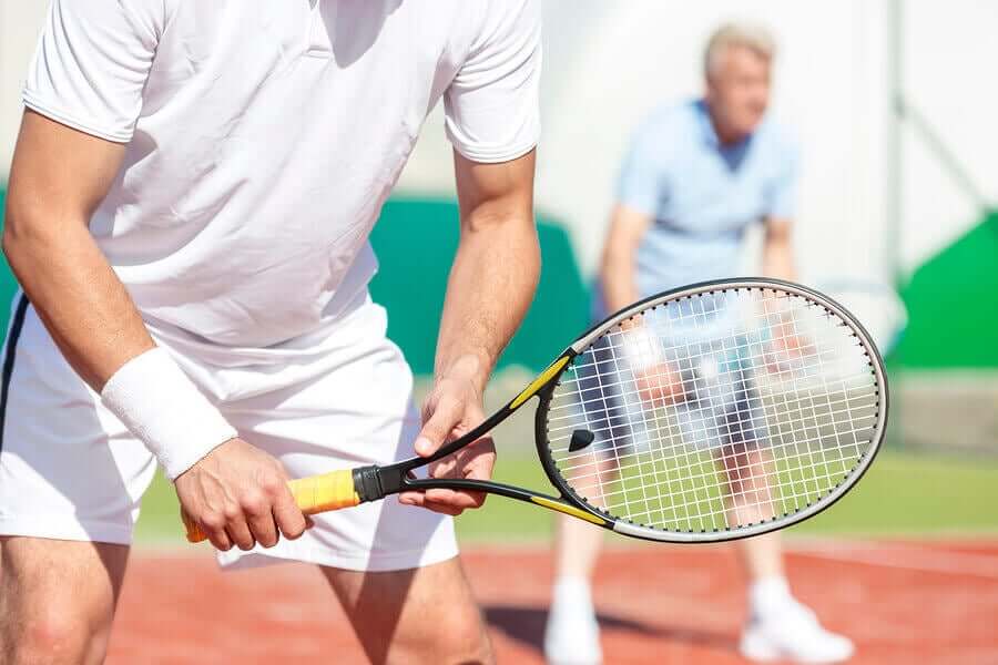 Tennis is een van de racketsporten