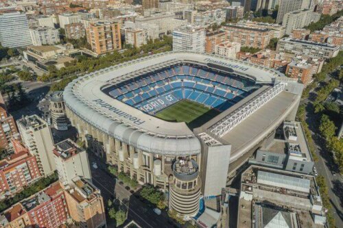 Santiago Bernabeu ligt in Madrid